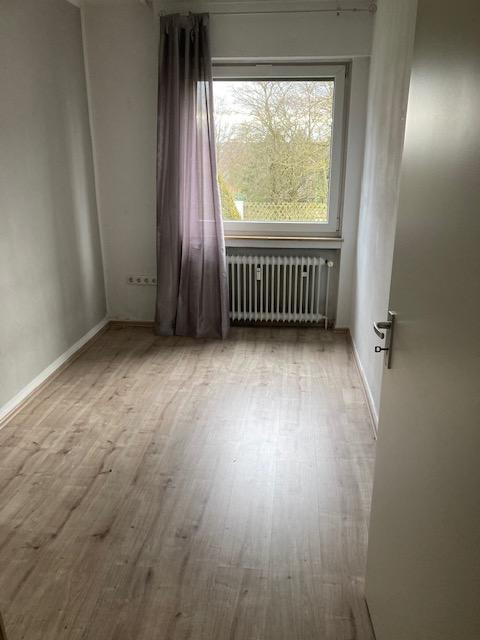 Großzügige Wohnung mit ausgebauten Kellerräumen und Terrasse in Reinshagen – Reinshagener Str. 106, 42857 Remscheid – Vorschaubild 12