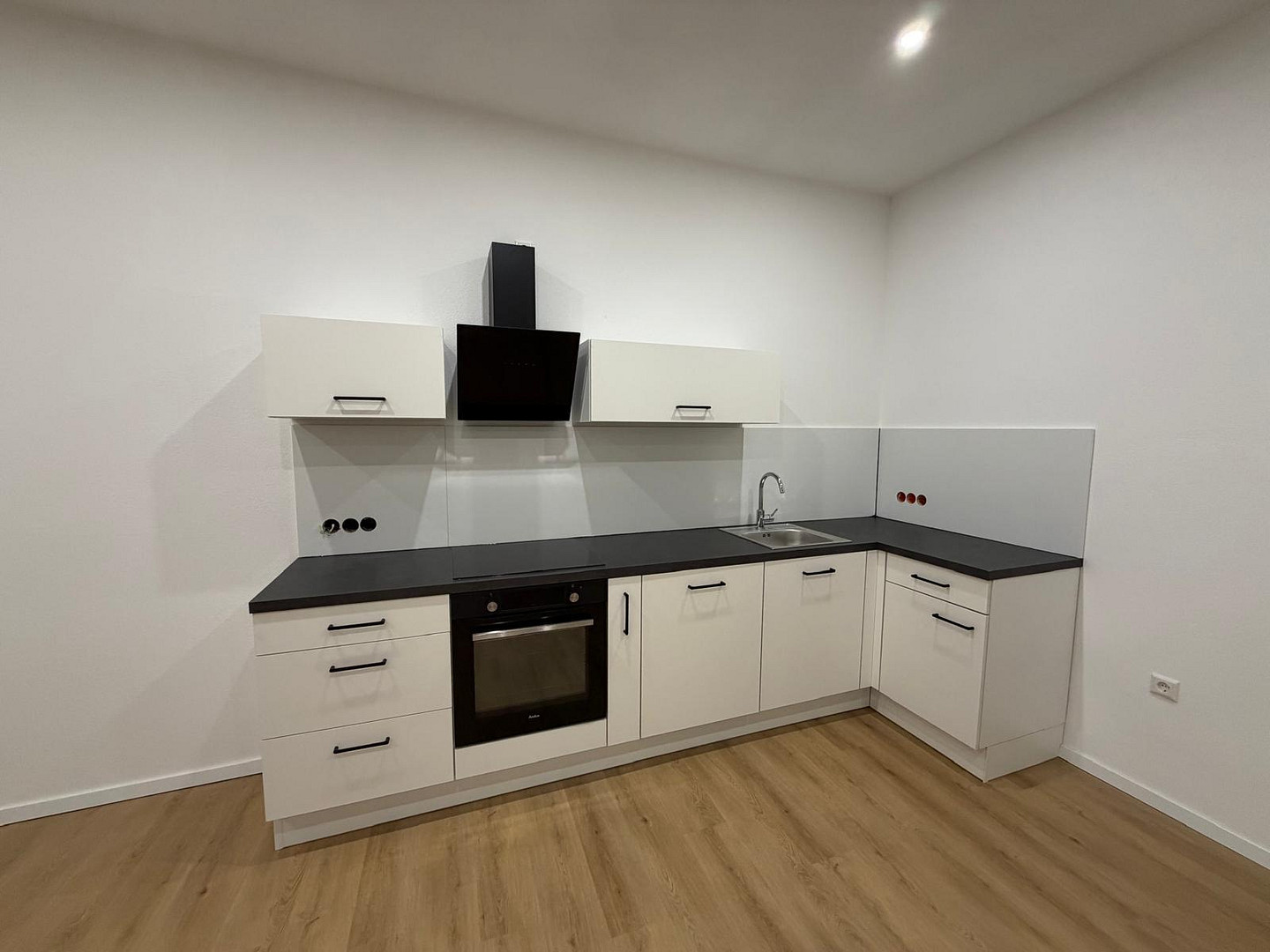 Erstbezug nach Kernsanierung! 5-Schlafzimmer-Wohnung in zentraler Lage von Pforzheim-Brötzingen – Westliche Karl-Friedrich-Straße 344, 75172 Pforzheim – Vorschaubild 2