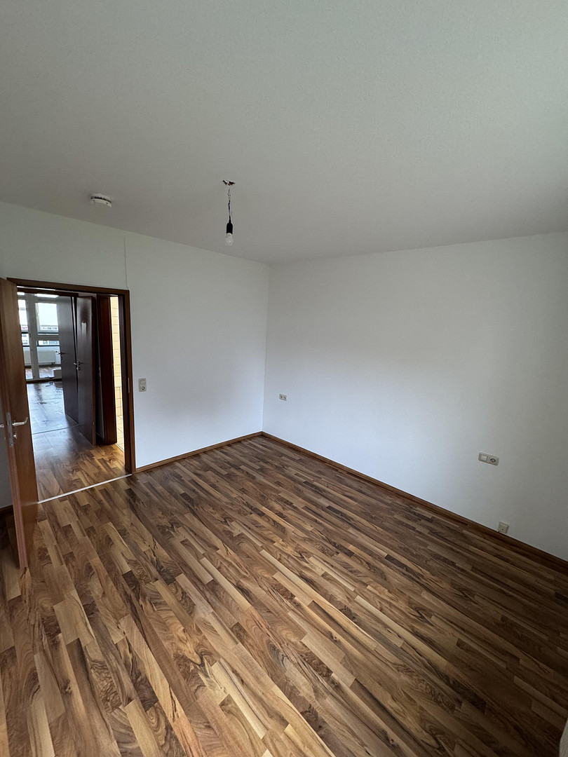 Erstbezug nach Renovierung: 3,5 Zimmer, große Terrasse, neue Küche & TG-Stellplatz – Badstr. 2, 72793 Pfullingen – Vorschaubild 13