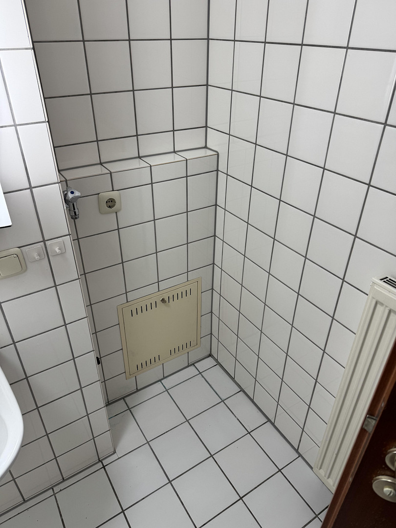 Erstbezug nach Renovierung: 3,5 Zimmer, große Terrasse, neue Küche & TG-Stellplatz – Badstr. 2, 72793 Pfullingen – Vorschaubild 17