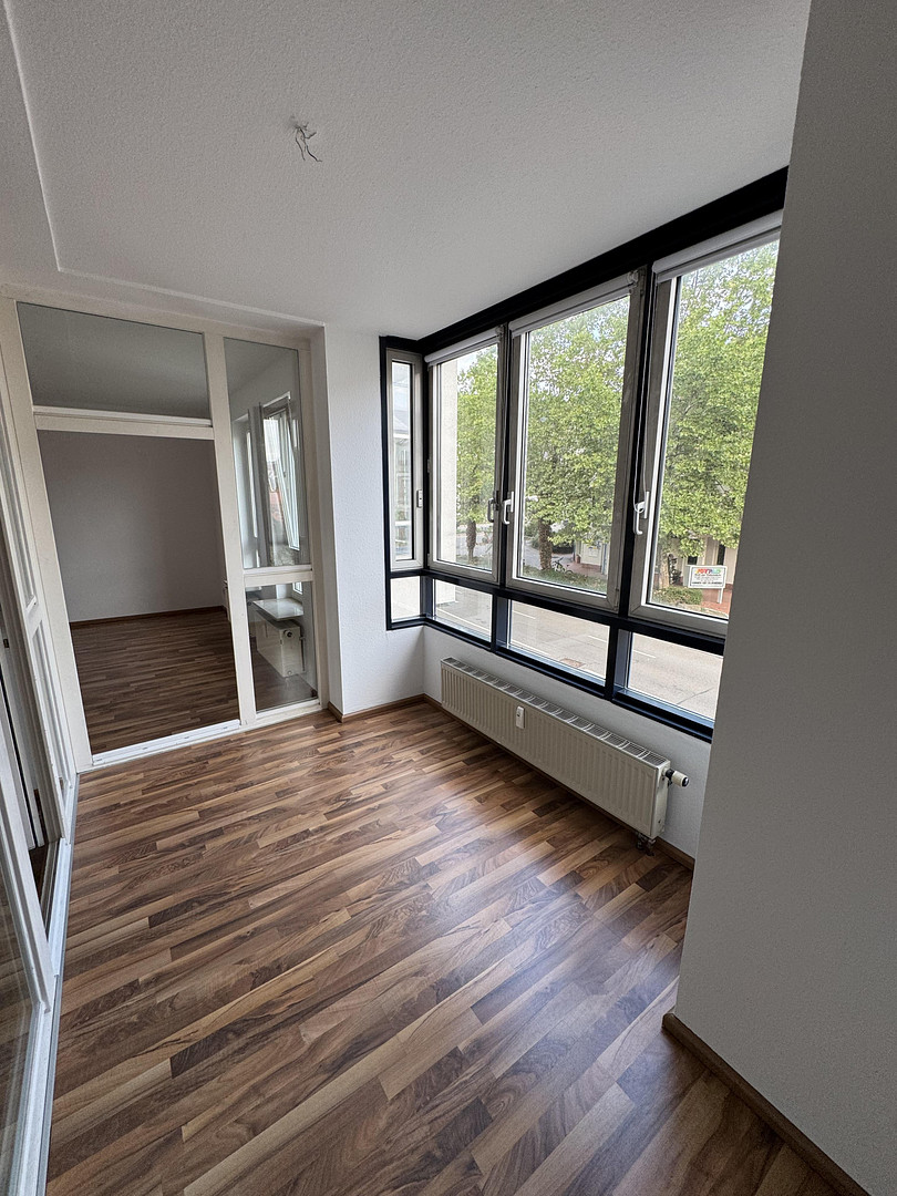 Erstbezug nach Renovierung: 3,5 Zimmer, große Terrasse, neue Küche & TG-Stellplatz – Badstr. 2, 72793 Pfullingen – Vorschaubild 4