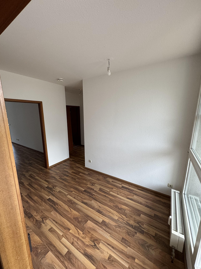 Erstbezug nach Renovierung: 3,5 Zimmer, große Terrasse, neue Küche & TG-Stellplatz – Badstr. 2, 72793 Pfullingen – Vorschaubild 10