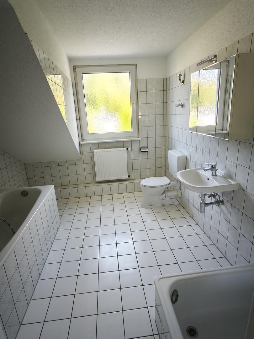 Erstbezug nach Renovierung: Helle 2-Zimmer-Wohnung mit EBK in Elberfeld (Ideal für WG & Paare)! – Viehhofstraße 55, 42117 Wuppertal(Elberfeld-West) – Vorschaubild 4