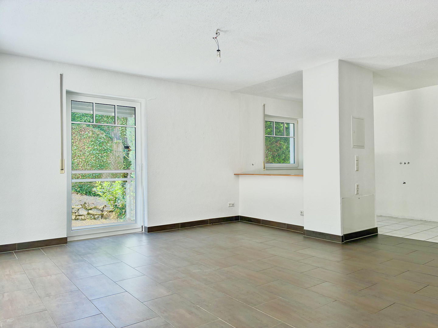 Neu renovierte EG-Wohnung mit Garten, Terrasse und Stellplatz in Neu-Anspach – 61267 Neu-Anspach – Vorschaubild 6