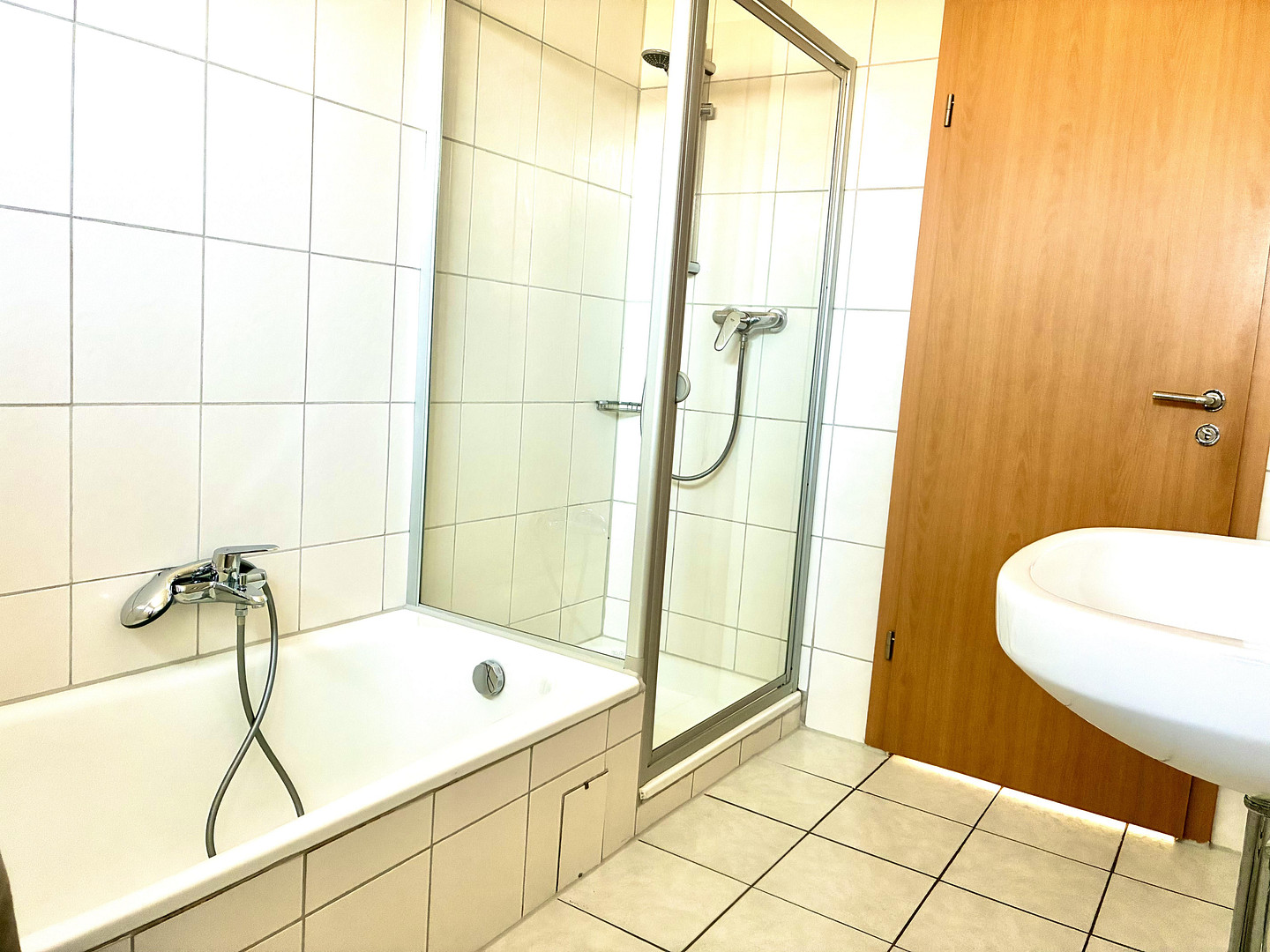 Neu renovierte EG-Wohnung mit Garten, Terrasse und Stellplatz in Neu-Anspach – 61267 Neu-Anspach – Vorschaubild 9