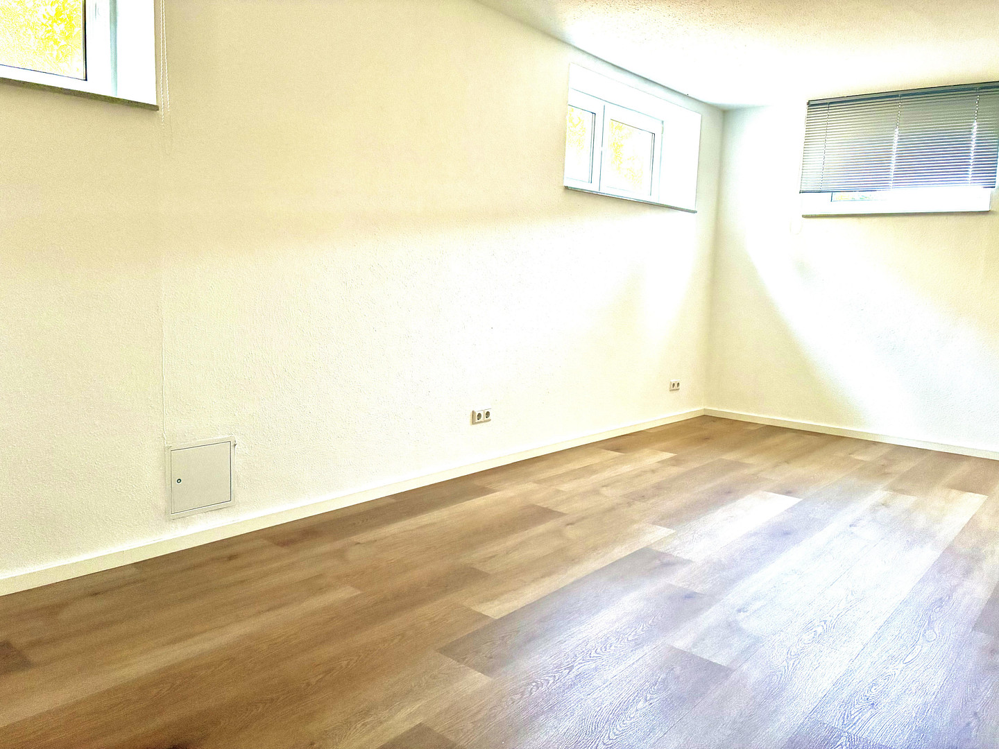 Neu renovierte EG-Wohnung mit Garten, Terrasse und Stellplatz in Neu-Anspach – 61267 Neu-Anspach – Vorschaubild 8