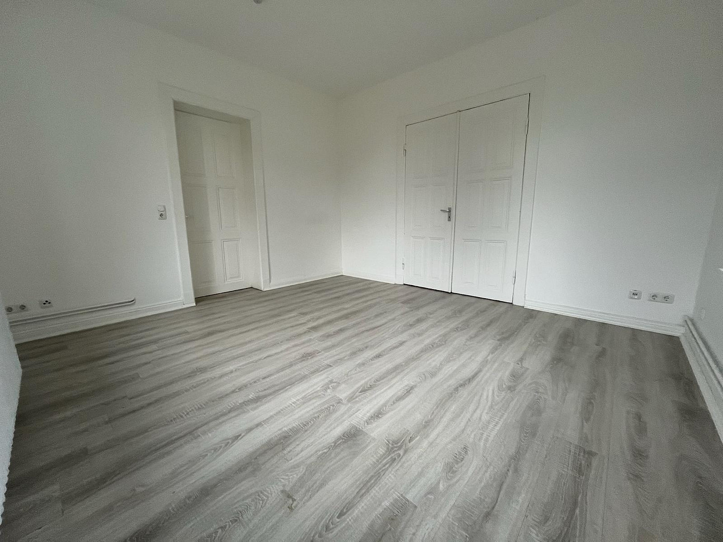 Attraktive 2-Zi Wohnung (EG) in ruhiger Lage mit großem Garten in Windbergen – Ringstr 11, 25729 Windbergen – Vorschaubild 3
