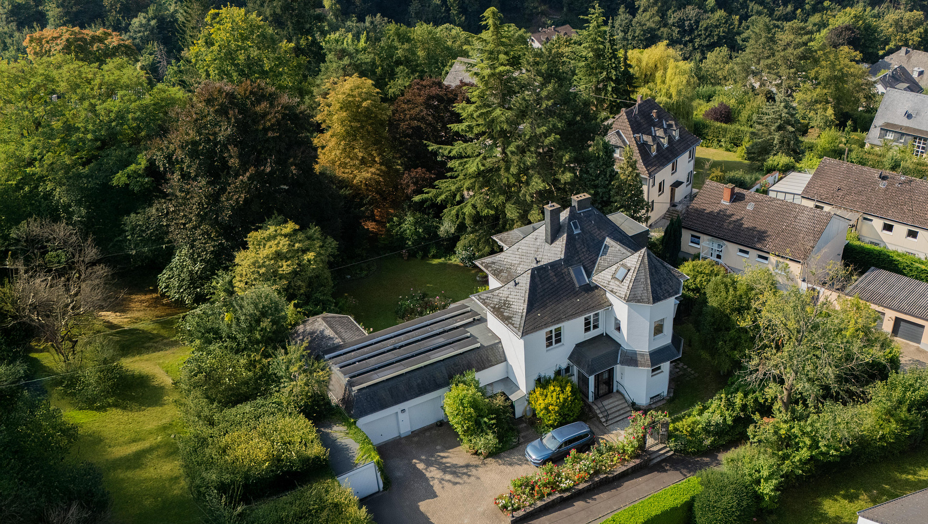 Charmante Villa auf großzügigem, teilbarem Grundstück, alter Baumbestand und unverbaubarer Höhenlage – 56077 Koblenz – Vorschaubild 2