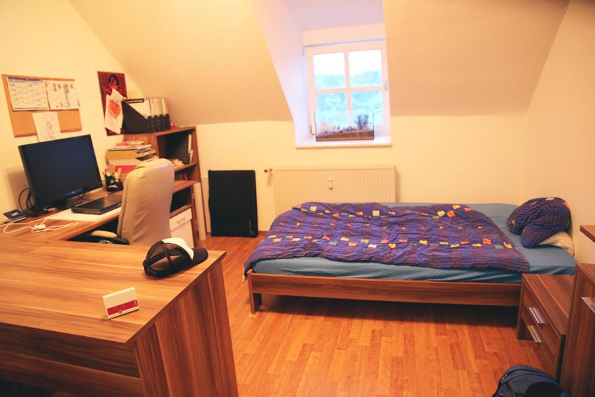 2-Zi.-DG-Wohnung mit Blick auf die Burg – Josef-Umdasch-Str. 11, 74933 Neidenstein – Vorschaubild 4