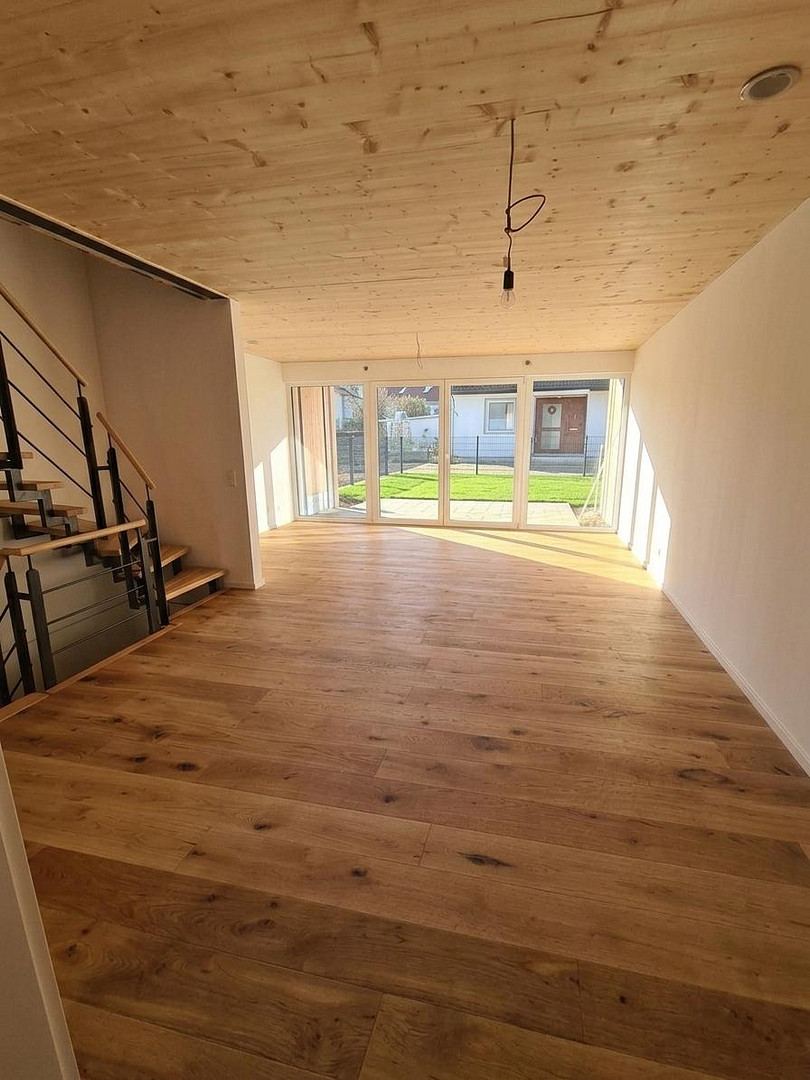 Energiesparend und gesund Wohnen: Neues Holzmassiv-Reihenhaus mit 6 Zimmern in Obermenzing – Bauseweinallee 58f, 81247 München(Obermenzing) – Vorschaubild 5
