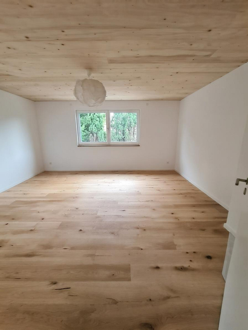 Energiesparend und gesund Wohnen: Neues Holzmassiv-Reihenhaus mit 6 Zimmern in Obermenzing – Bauseweinallee 58f, 81247 München(Obermenzing) – Vorschaubild 13