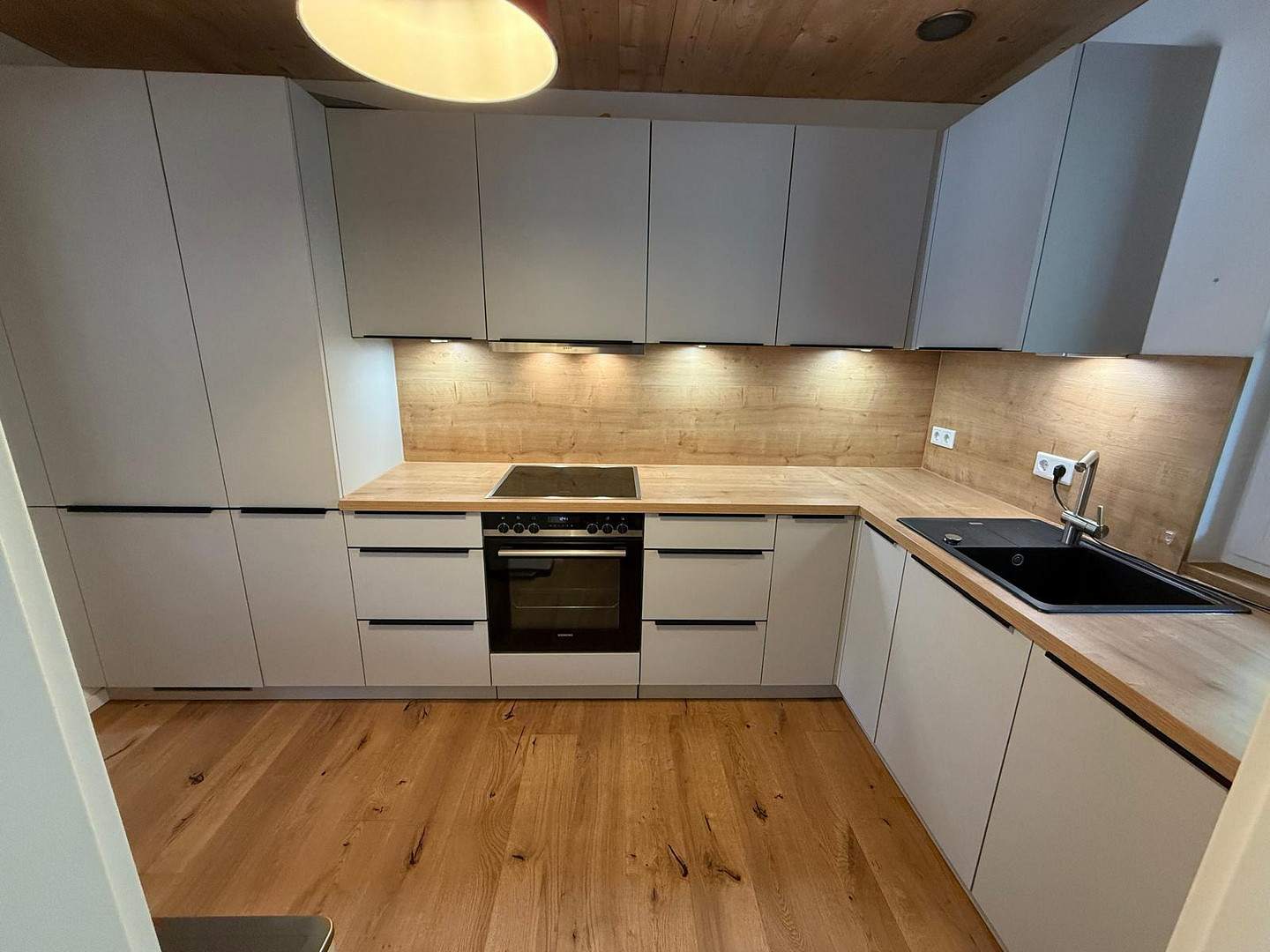 Energiesparend und gesund Wohnen: Neues Holzmassiv-Reihenhaus mit 6 Zimmern in Obermenzing – Bauseweinallee 58f, 81247 München(Obermenzing) – Vorschaubild 7