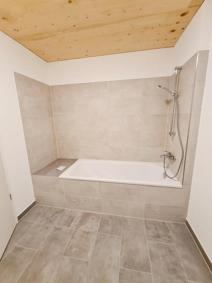 Energiesparend und gesund Wohnen: Neues Holzmassiv-Reihenhaus mit 6 Zimmern in Obermenzing – Bauseweinallee 58f, 81247 München(Obermenzing) – Vorschaubild 11