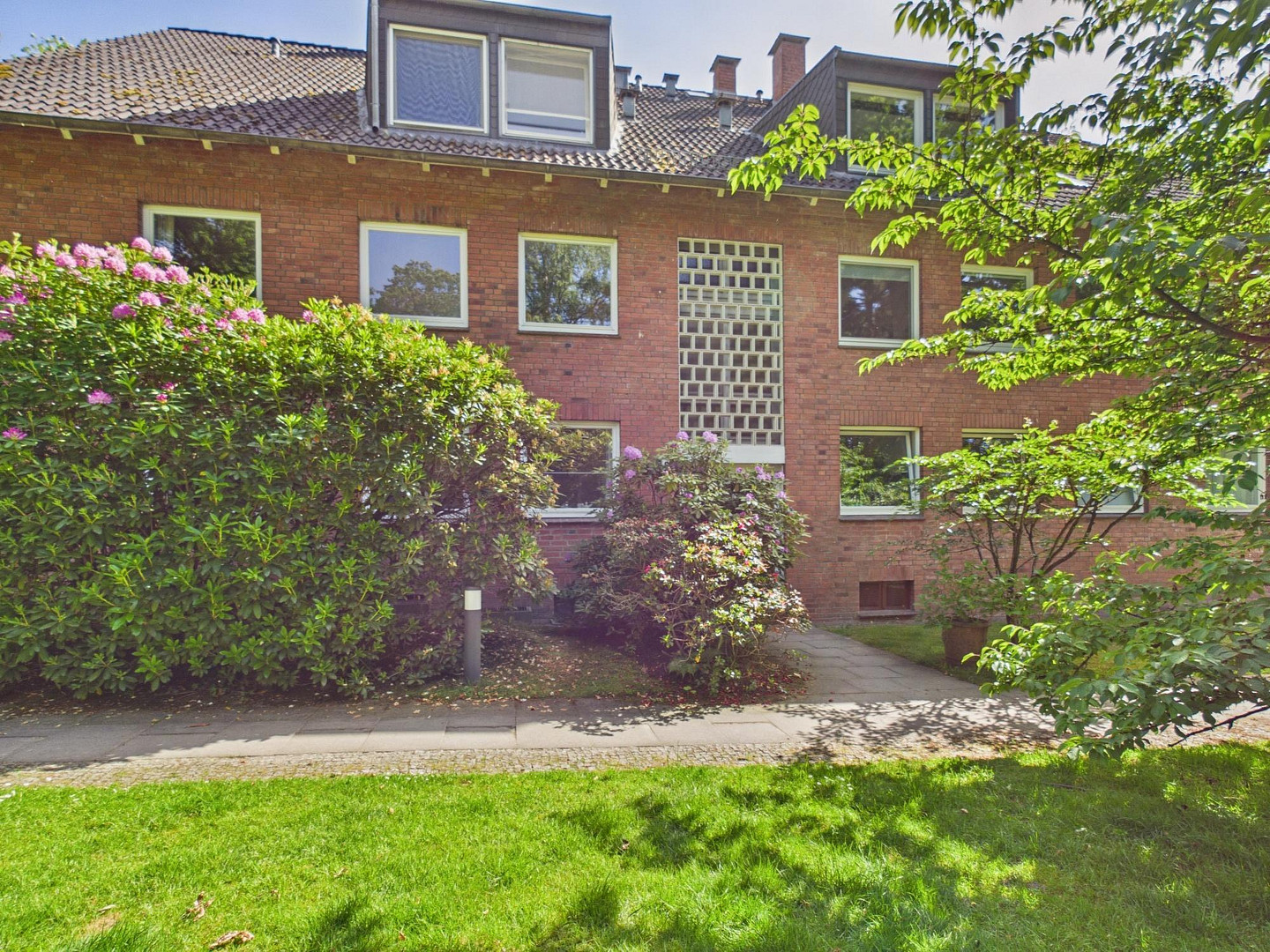 Lichtdurchflutete Dachgeschoss-Oase – Ruhe & Privatsphäre in Klein Flottbek – 22609 Hamburg(Osdorf) – Vorschaubild 12