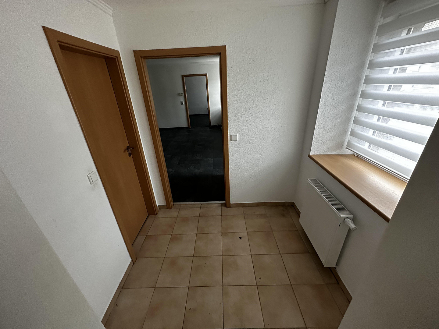 Schöne 2 Zimmer Wohnung mit Küche im Erdgeschoss – Remscheiderstraße 88A, 42369 Wuppertal(Ronsdorf) – Vorschaubild 2
