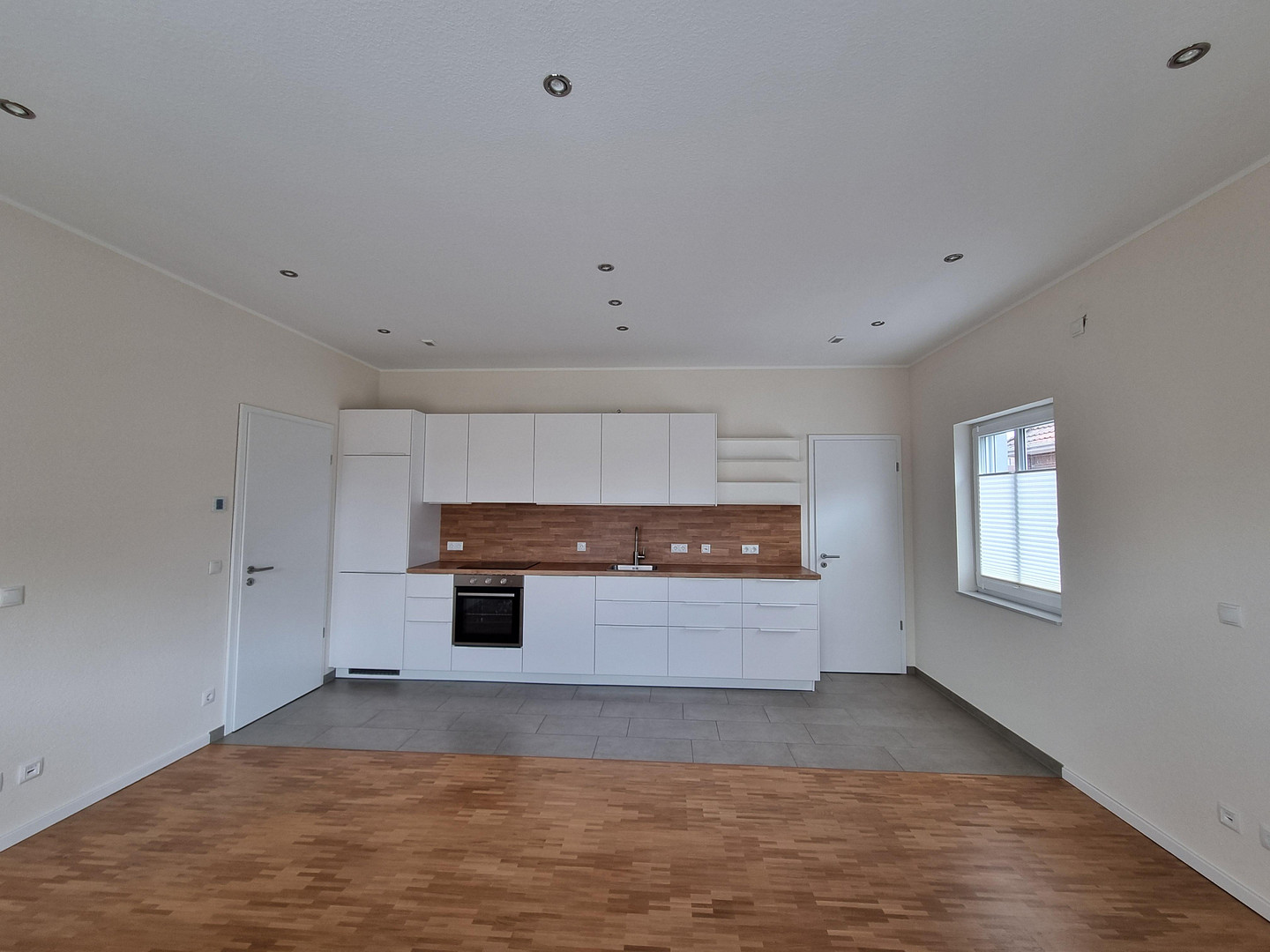 Wohnung zentral in Garrel mit Kühlung u. Lüftungsanlage – Hauptstraße 42, 49681 Garrel – Vorschaubild 3