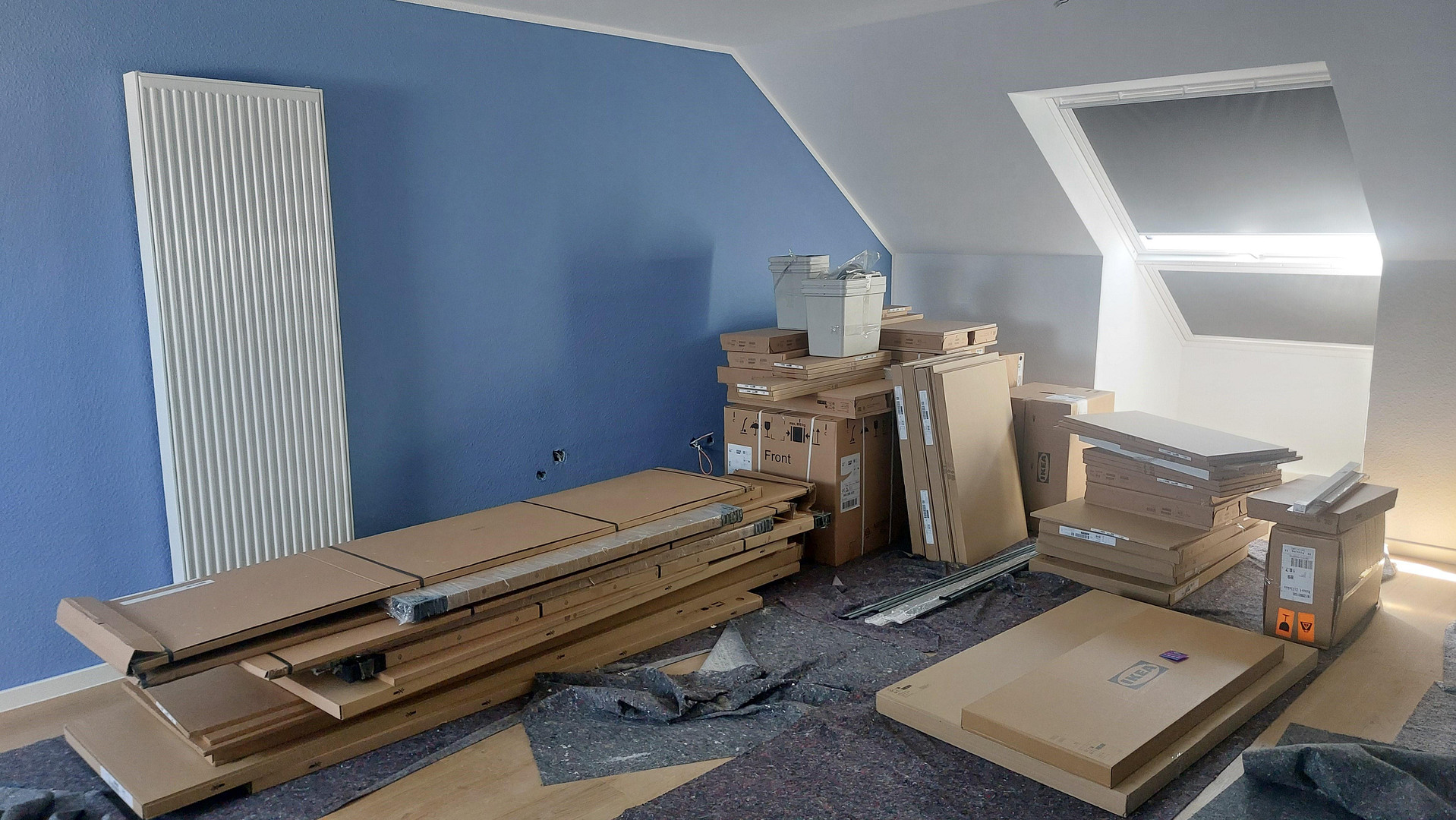 Frisch sanierte Dachgeschosswohnung mit Garage, PV-Strom & Klimaanlage – max. 6 Monate – Im Spürkergarten 6, 50374 Erftstadt(Liblar) – Vorschaubild 2