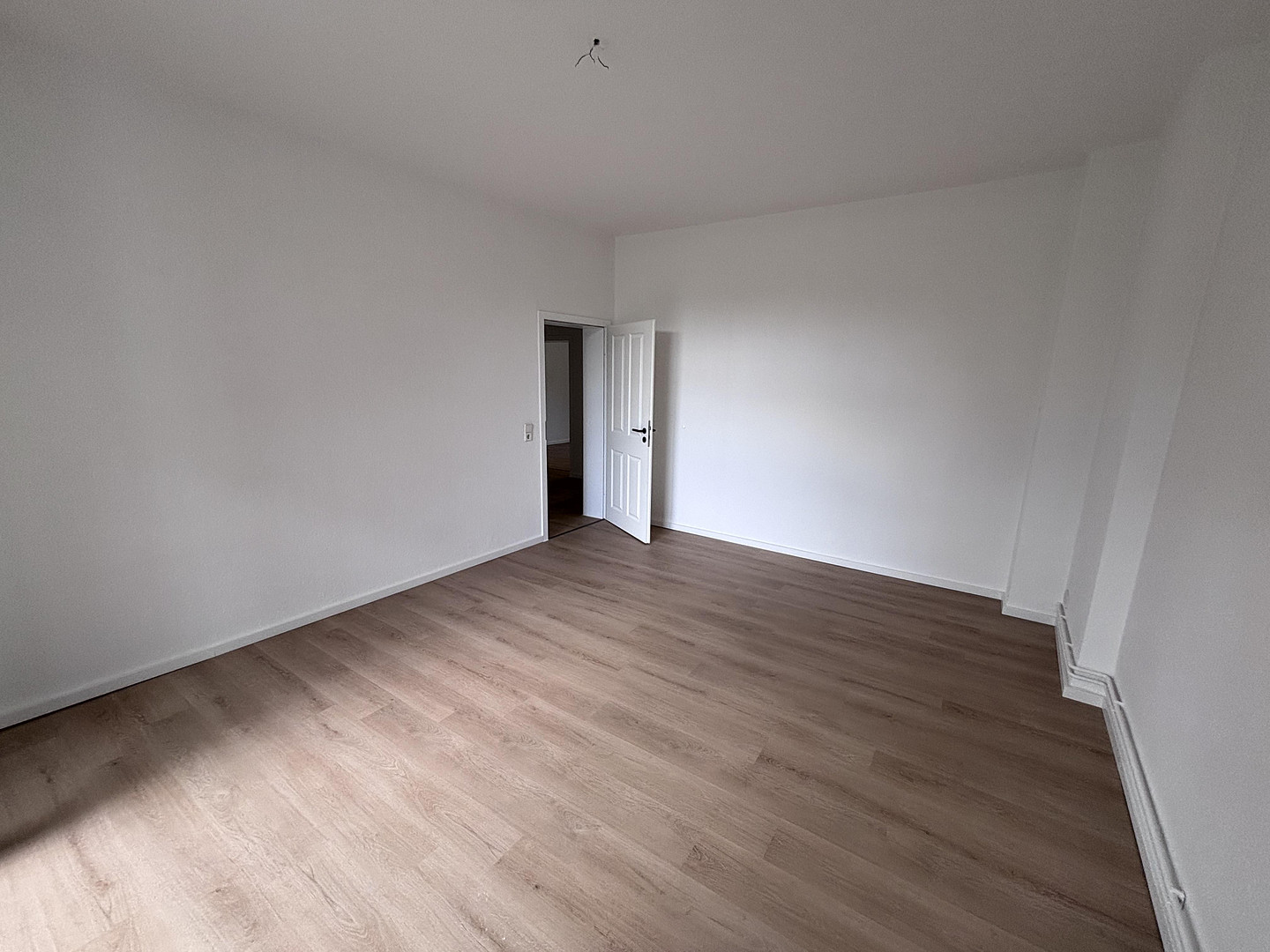 EG 3 Zi.-TOP Lage Schelfstadt, sanierter Altbau,sehr hell ,S/W Balkon,neue EBK – Jahnstrasse 13, 19055 Schwerin(Schelfstadt) – Vorschaubild 10