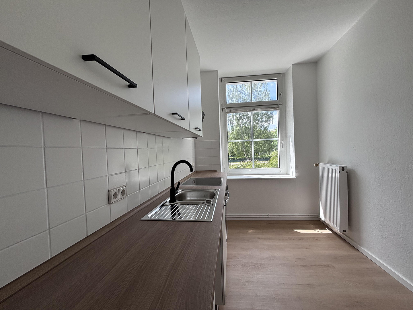 EG 3 Zi.-TOP Lage Schelfstadt, sanierter Altbau,sehr hell ,S/W Balkon,neue EBK – Jahnstrasse 13, 19055 Schwerin(Schelfstadt) – Vorschaubild 3