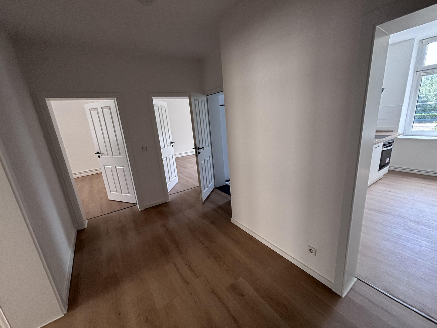 EG 3 Zi.-TOP Lage Schelfstadt, sanierter Altbau,sehr hell ,S/W Balkon,neue EBK – Jahnstrasse 13, 19055 Schwerin(Schelfstadt) – Vorschaubild 11