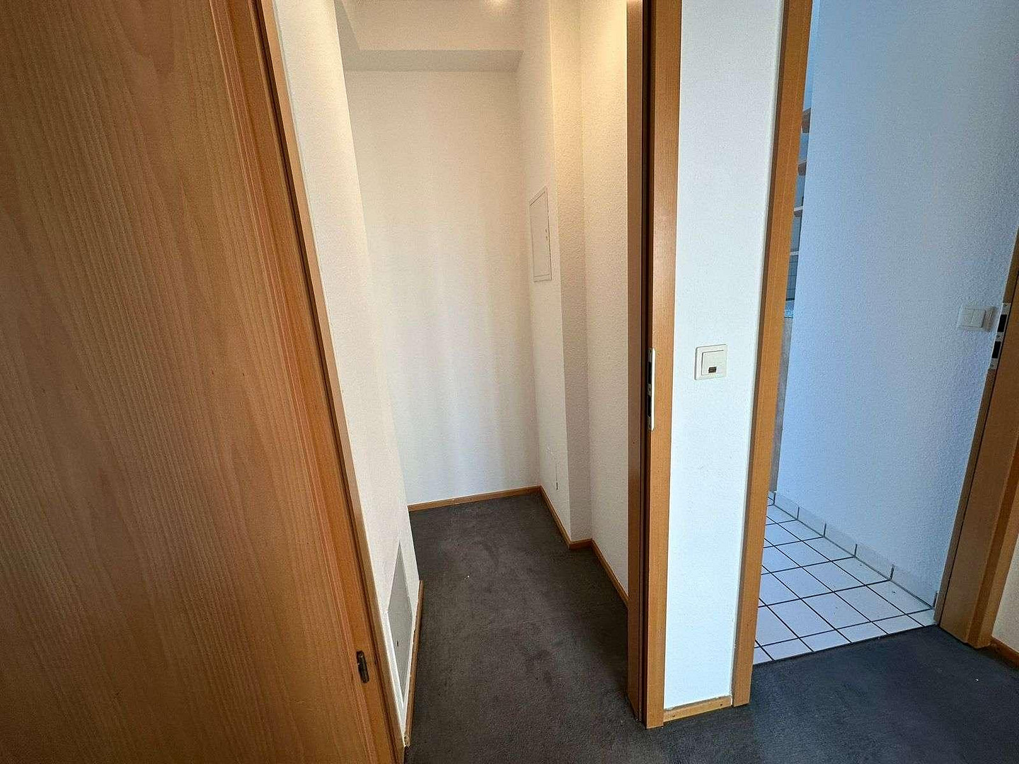 2-Zimmer-Wohnung mit direktem Havelblick vom Balkon inkl. Tiefgaragenstellplatz & Keller – An der Havelspitze 17, 13587 Hakenfelde – Vorschaubild 3