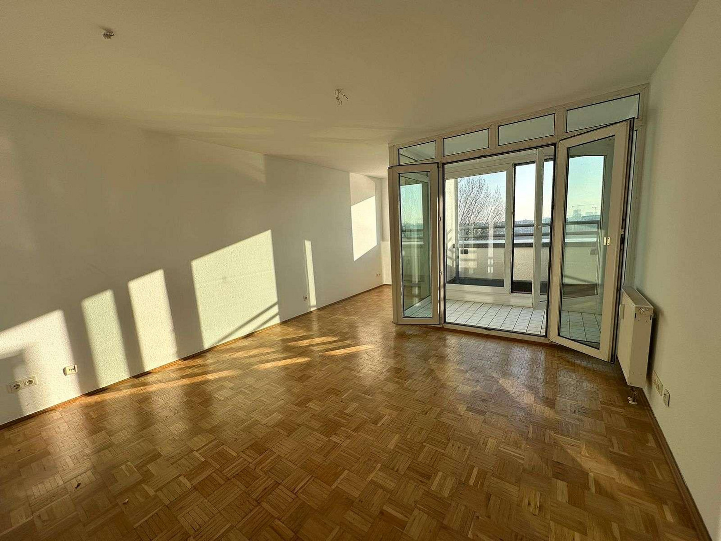 2-Zimmer-Wohnung mit direktem Havelblick vom Balkon inkl. Tiefgaragenstellplatz & Keller – An der Havelspitze 17, 13587 Hakenfelde – Vorschaubild 12