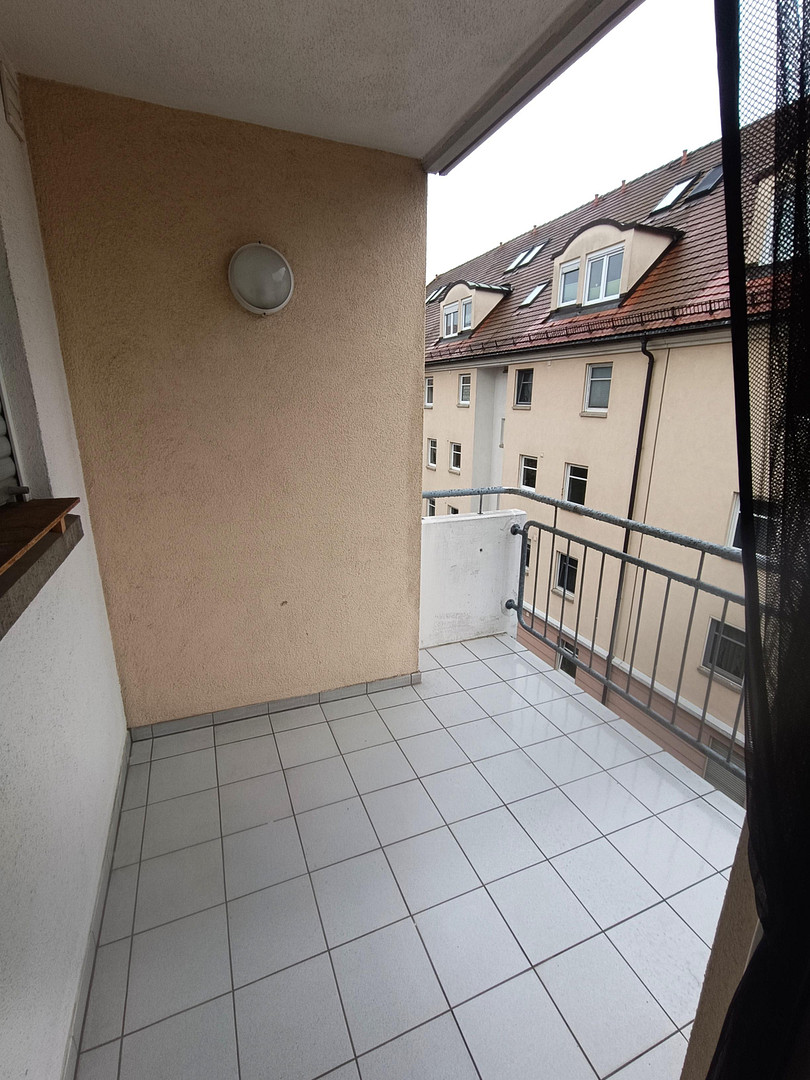 Dresden-Cotta – prov.frei, ruhige, mod. 1 Zi.-Whg. mit Balkon, sep. Küche mit Einbauten u. TG Stpl. – Sachsdorfer Str. 15, 1157 Dresden(Cotta) – Vorschaubild 5