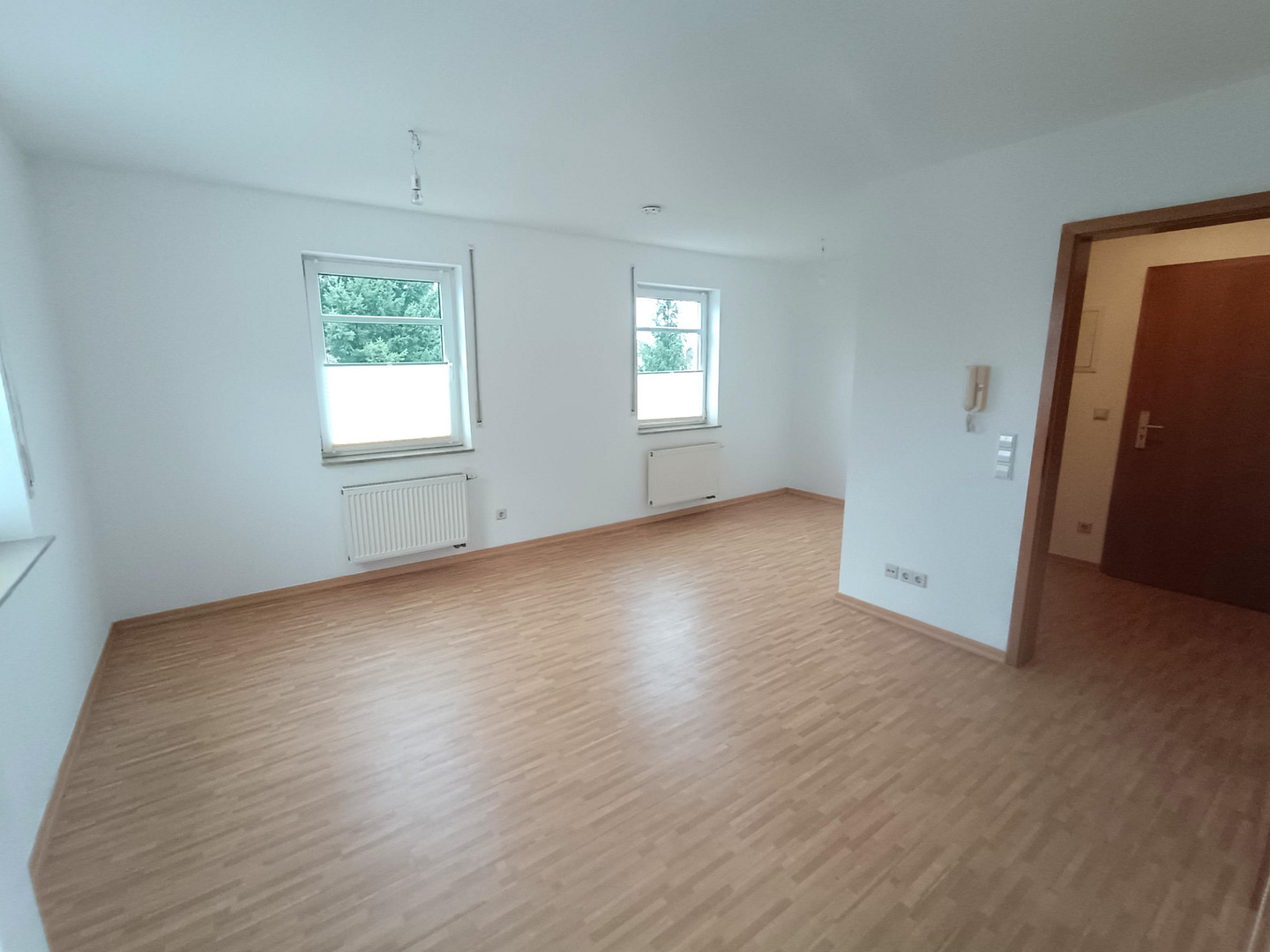 Dresden-Cotta – prov.frei, ruhige, mod. 1 Zi.-Whg. mit Balkon, sep. Küche mit Einbauten u. TG Stpl. – Sachsdorfer Str. 15, 1157 Dresden(Cotta) – Vorschaubild 4