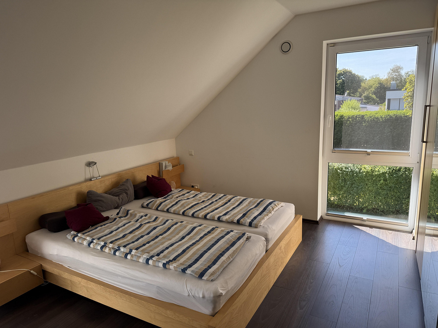 Modernes Massivhaus in ruhiger Neubausiedlung: Südausrichtung, Terrassendach, Sauna & 9m-Garage – 46049 Oberhausen(Alstaden) – Vorschaubild 14