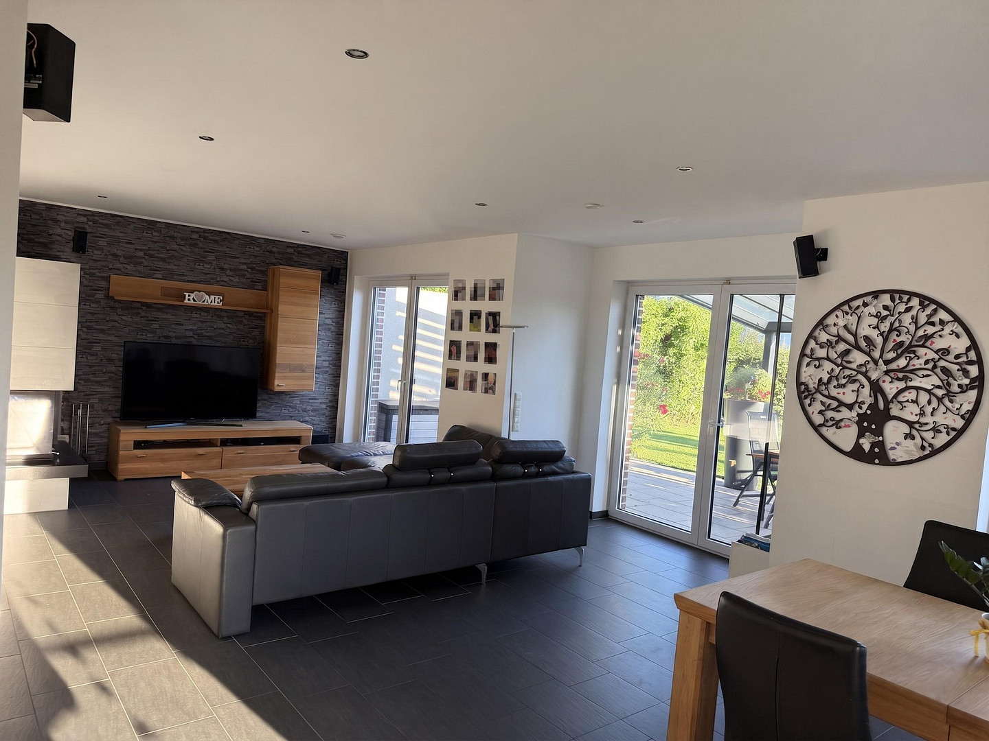 Modernes Massivhaus in ruhiger Neubausiedlung: Südausrichtung, Terrassendach, Sauna & 9m-Garage – 46049 Oberhausen(Alstaden) – Vorschaubild 3