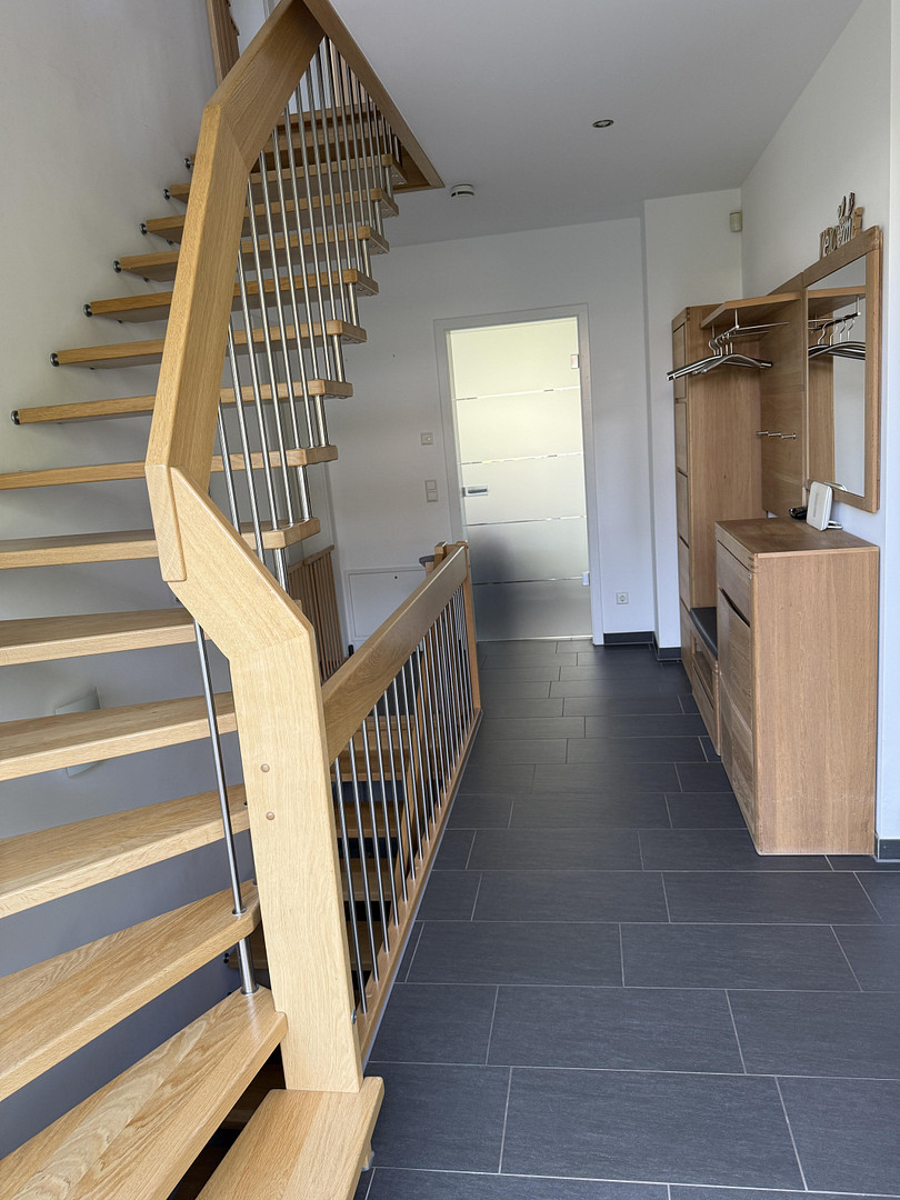 Modernes Massivhaus in ruhiger Neubausiedlung: Südausrichtung, Terrassendach, Sauna & 9m-Garage – 46049 Oberhausen(Alstaden) – Vorschaubild 9