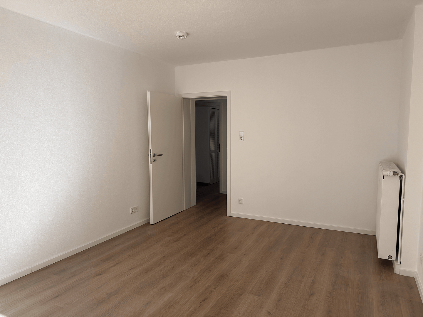 Modernisierte 2-Zimmer Wohnung mit Balkon im begehrten Rheingauviertel Wiesbaden – 65195 Wiesbaden – Vorschaubild 6