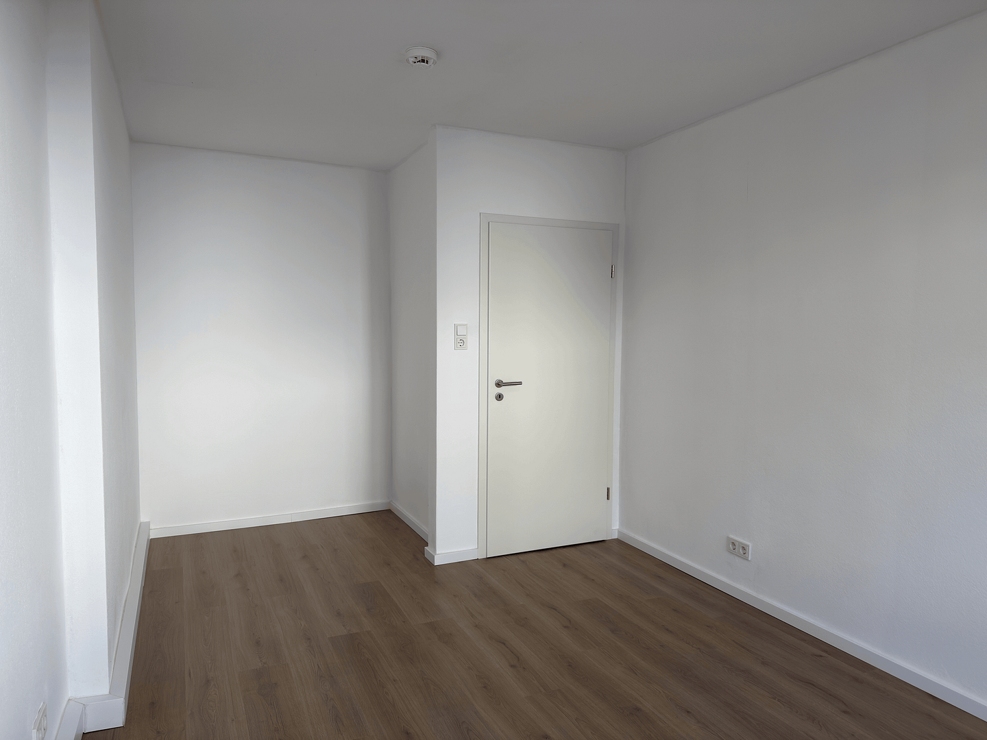 Modernisierte 2-Zimmer Wohnung mit Balkon im begehrten Rheingauviertel Wiesbaden – 65195 Wiesbaden – Vorschaubild 8