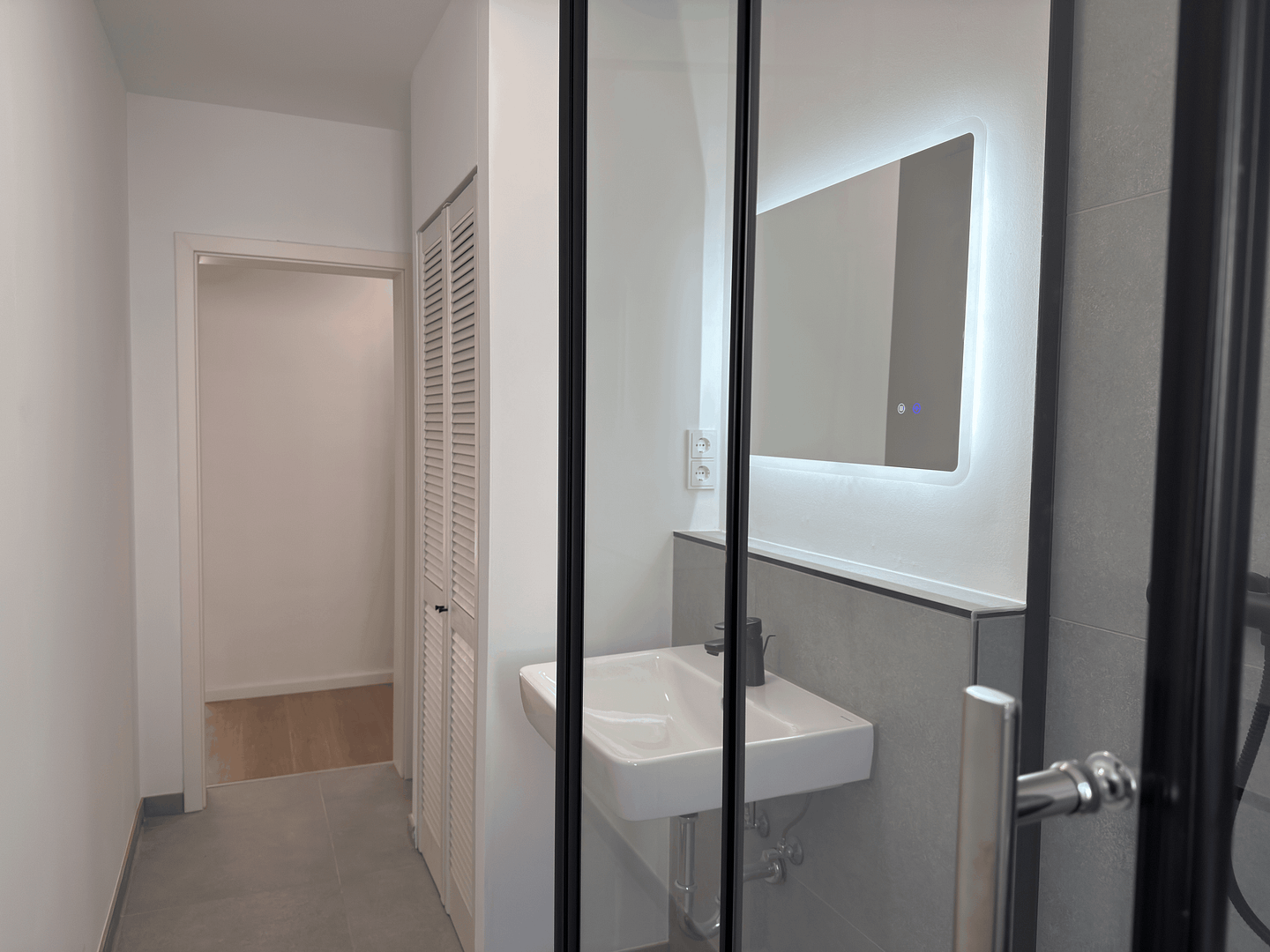 Modernisierte 2-Zimmer Wohnung mit Balkon im begehrten Rheingauviertel Wiesbaden – 65195 Wiesbaden – Vorschaubild 3