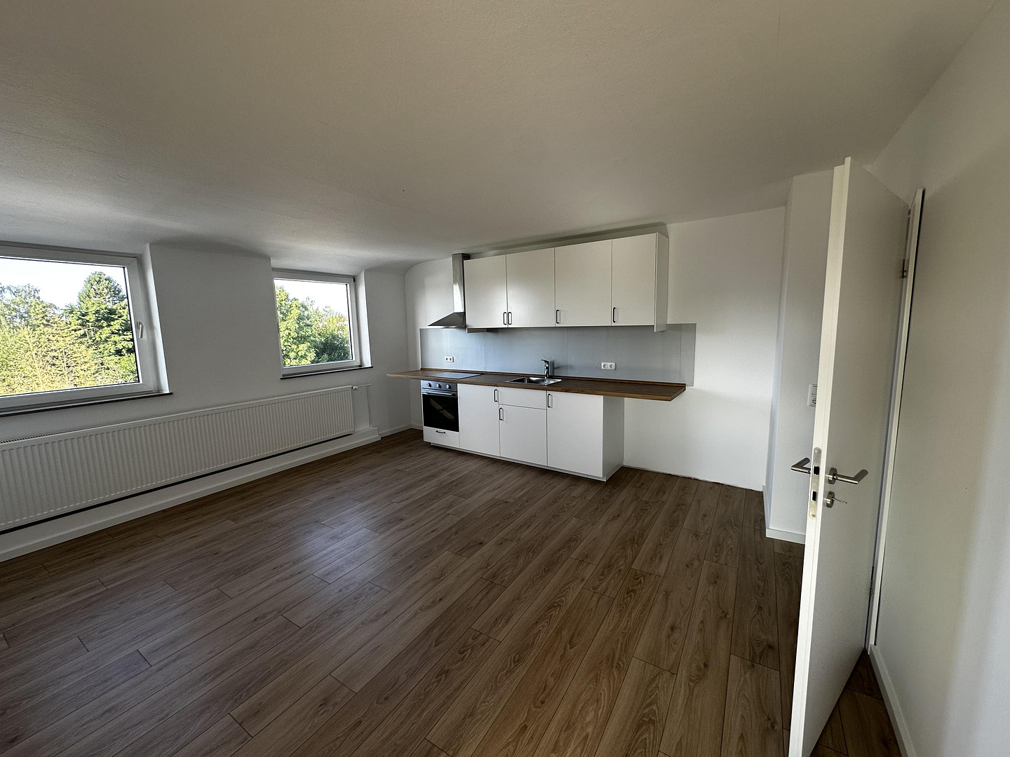 Frisch sanierte DG-Wohnung an der Weser – Fröbelstraße 16, 28775 Bremen(Vegesack) – Vorschaubild 4