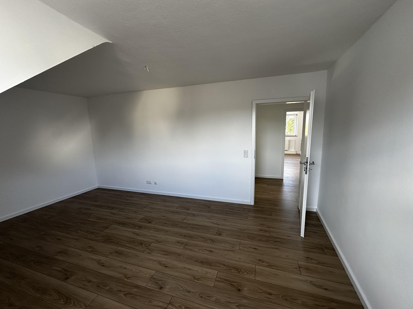 Frisch sanierte DG-Wohnung an der Weser – Fröbelstraße 16, 28775 Bremen(Vegesack) – Vorschaubild 8