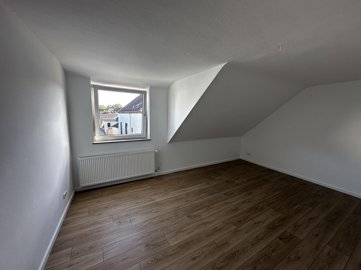 Frisch sanierte DG-Wohnung an der Weser – Fröbelstraße 16, 28775 Bremen(Vegesack) – Vorschaubild 7