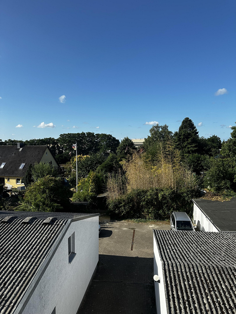 Frisch sanierte DG-Wohnung an der Weser – Fröbelstraße 16, 28775 Bremen(Vegesack) – Vorschaubild 2