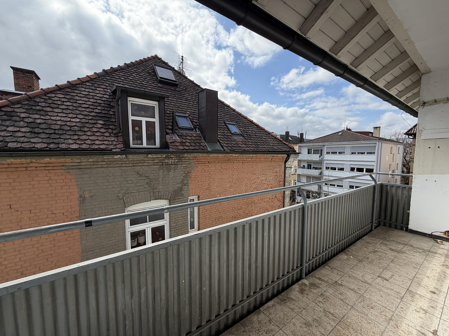 Frisch komplettsanierte 4-Zimmer-Wohnung mit Einbauküche & Balkon in Stuttgart-Bad Cannstatt – 70372 Stuttgart(Bad Cannstatt) – Vorschaubild 11