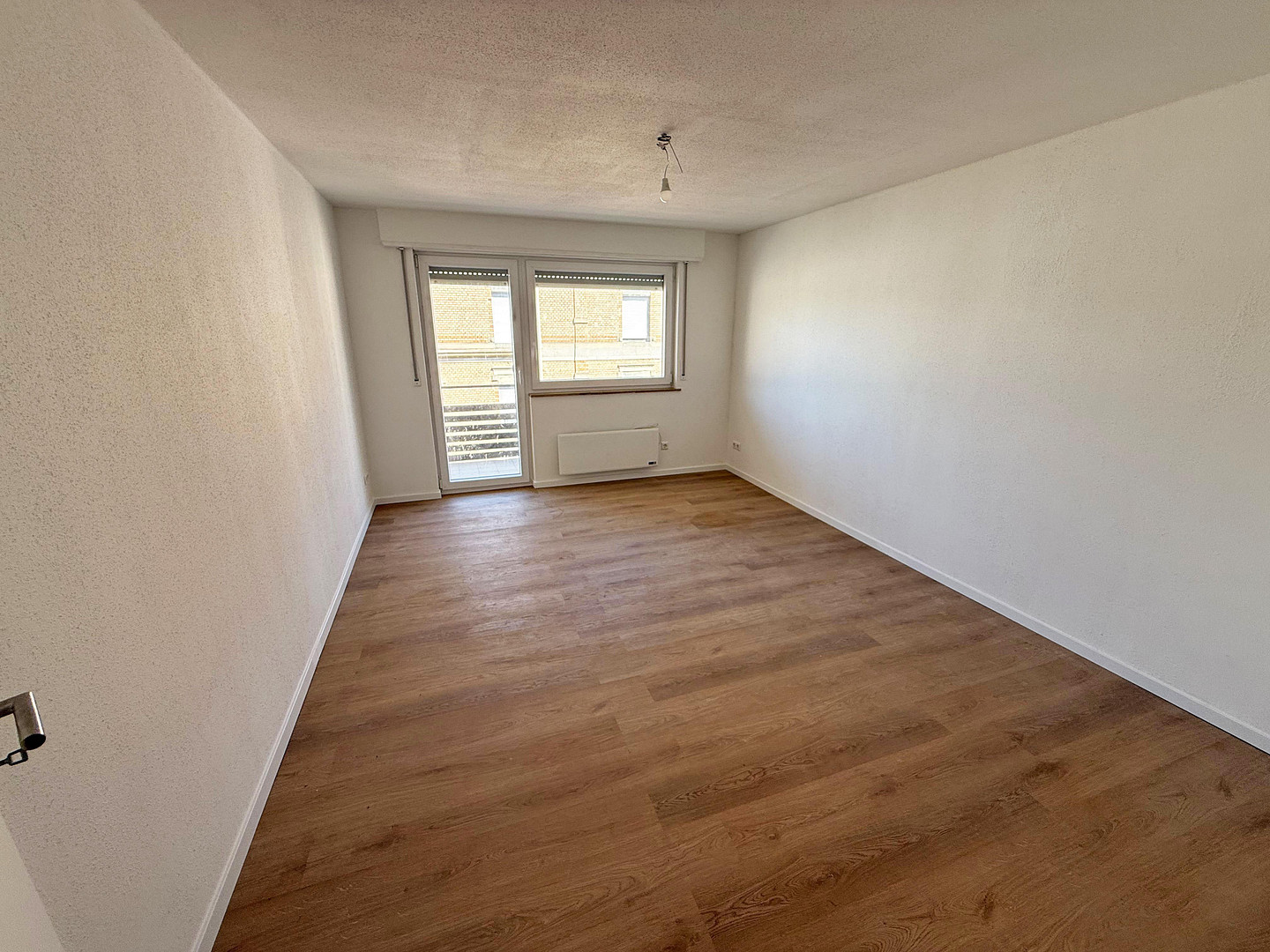 Frisch komplettsanierte 4-Zimmer-Wohnung mit Einbauküche & Balkon in Stuttgart-Bad Cannstatt – 70372 Stuttgart(Bad Cannstatt) – Vorschaubild 15