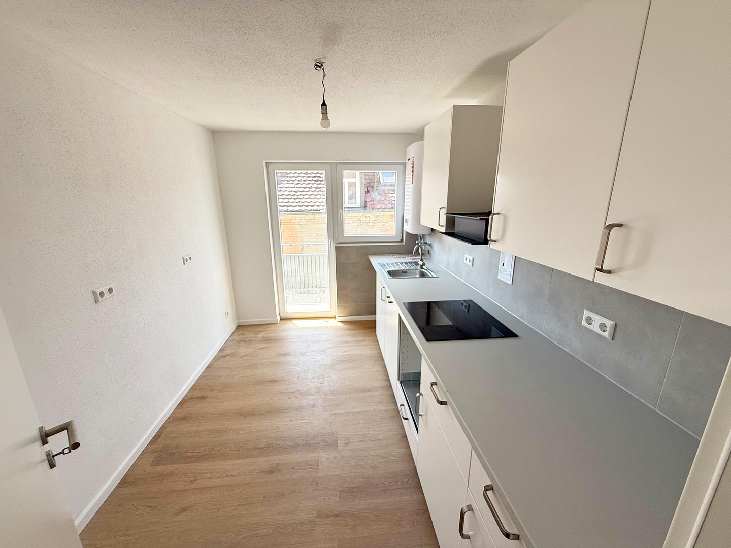 Frisch komplettsanierte 4-Zimmer-Wohnung mit Einbauküche & Balkon in Stuttgart-Bad Cannstatt – 70372 Stuttgart(Bad Cannstatt) – Vorschaubild 6