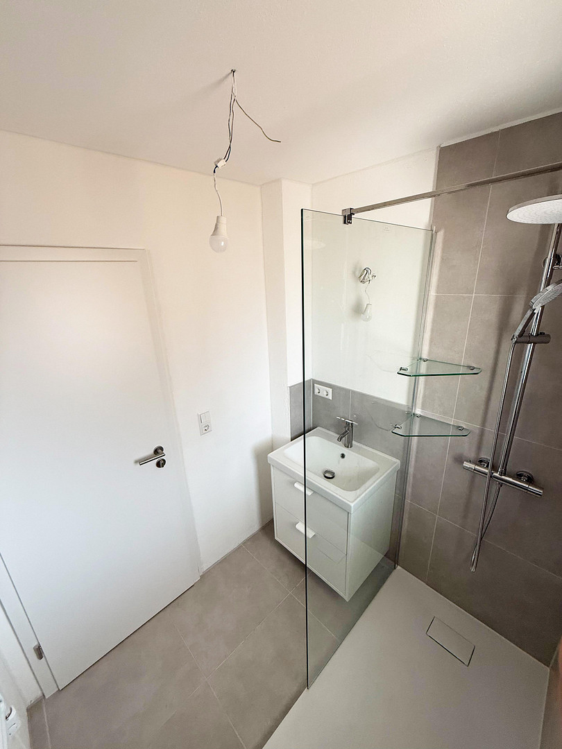 Frisch komplettsanierte 4-Zimmer-Wohnung mit Einbauküche & Balkon in Stuttgart-Bad Cannstatt – 70372 Stuttgart(Bad Cannstatt) – Vorschaubild 3