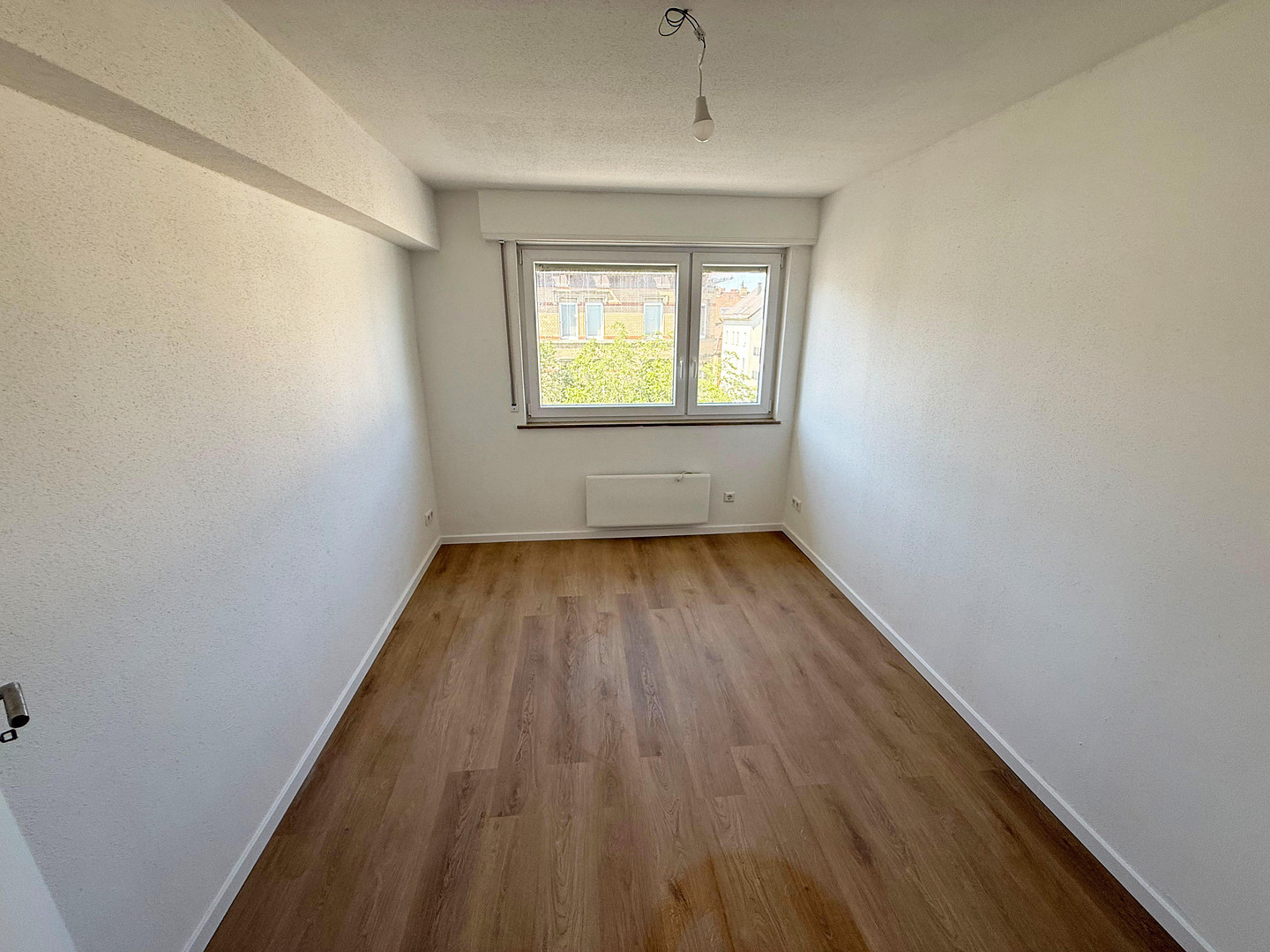 Frisch komplettsanierte 4-Zimmer-Wohnung mit Einbauküche & Balkon in Stuttgart-Bad Cannstatt – 70372 Stuttgart(Bad Cannstatt) – Vorschaubild 12