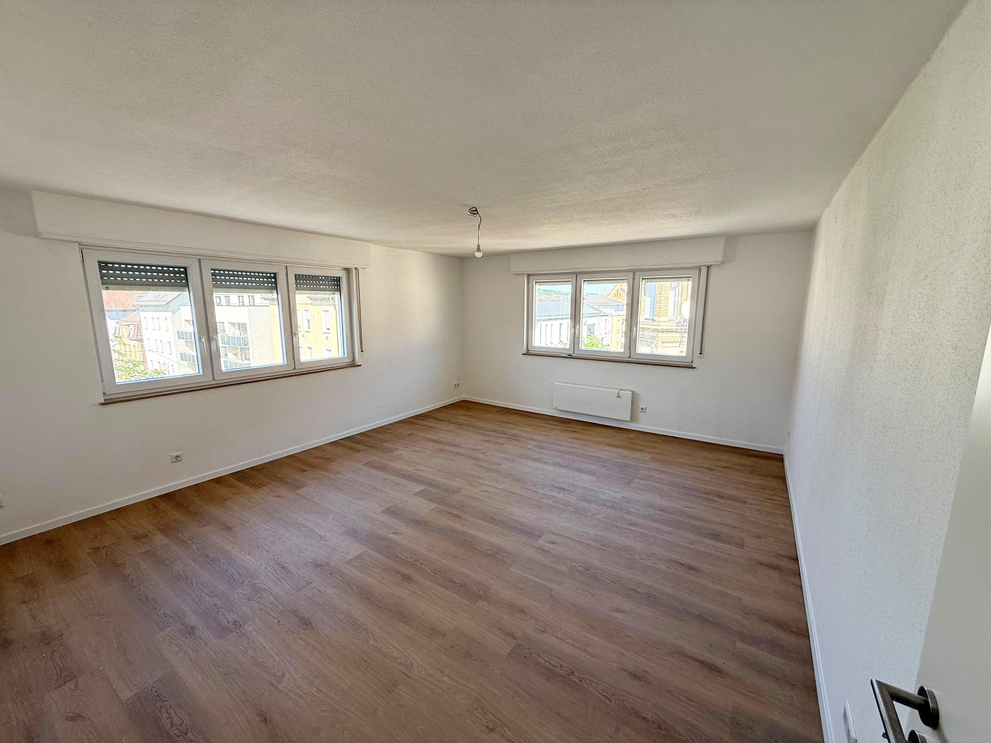 Frisch komplettsanierte 4-Zimmer-Wohnung mit Einbauküche & Balkon in Stuttgart-Bad Cannstatt – 70372 Stuttgart(Bad Cannstatt) – Vorschaubild 7