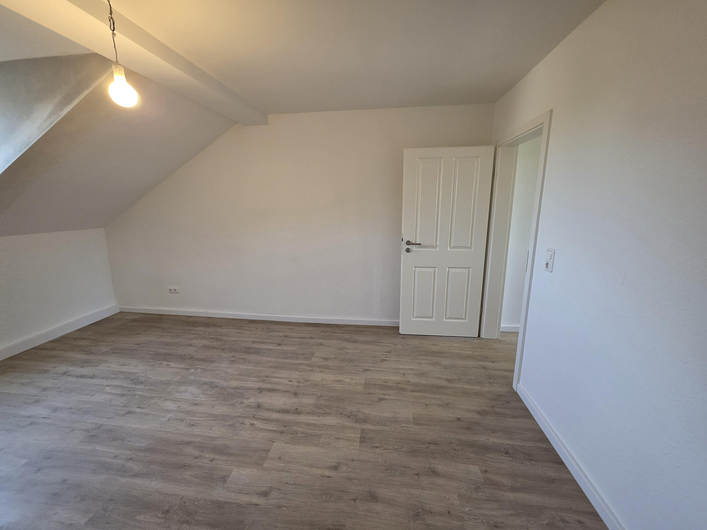 Sorfort frei !!! 2-Zi. ETW im Dachgeschoss - Top Lage !!! – Wilhelm-Leuschner-Str. 40, 64293 Darmstadt – Vorschaubild 23
