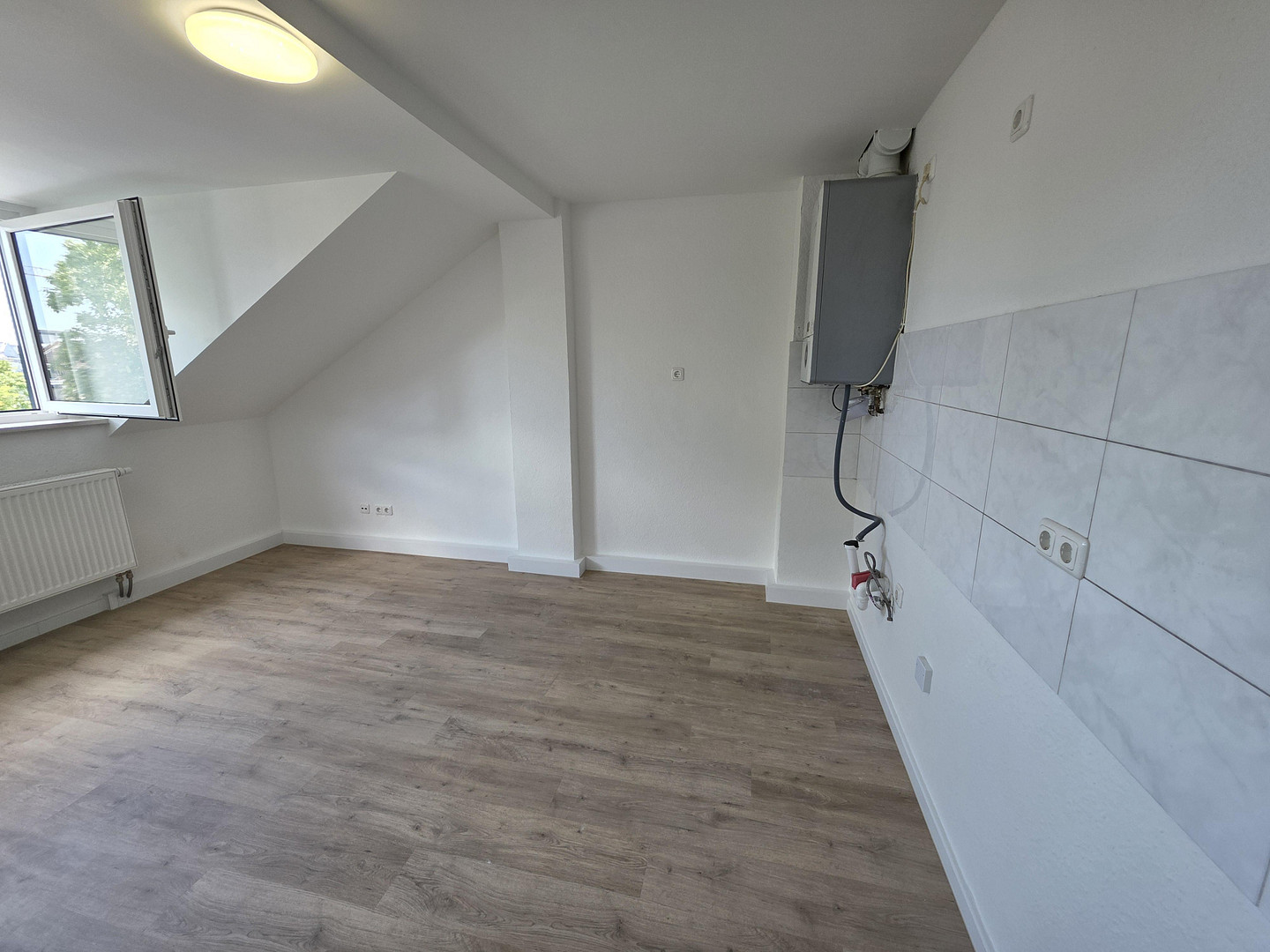 Sorfort frei !!! 2-Zi. ETW im Dachgeschoss - Top Lage !!! – Wilhelm-Leuschner-Str. 40, 64293 Darmstadt – Vorschaubild 8
