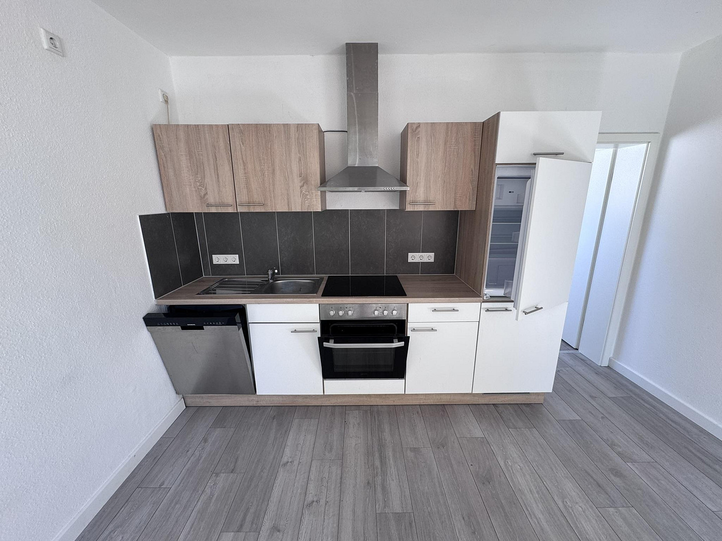 Frisch renovierte 4-Zimmer-Wohnung mit Balkon in zentraler Lage von Flensburg – Waldstraße 3, 24939 Flensburg – Vorschaubild 8