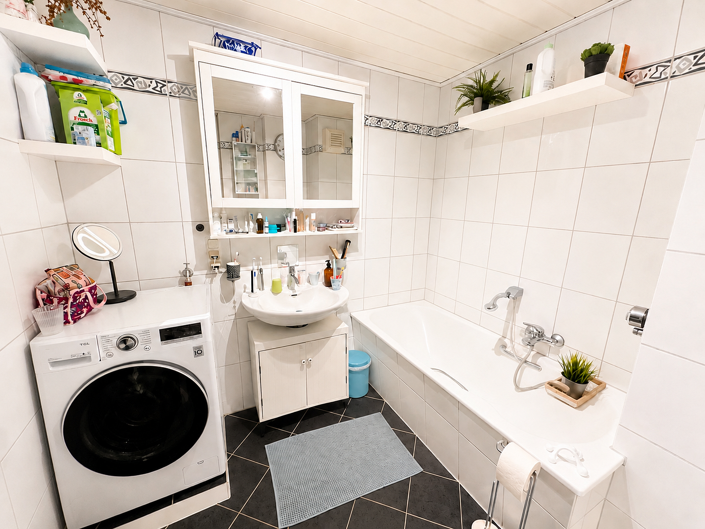 Lichtdurchflutete 3-Zimmerwohnung mit Balkon und Tiefgaragenstellplatz – 28203 Bremen(Östliche Vorstadt) – Vorschaubild 6