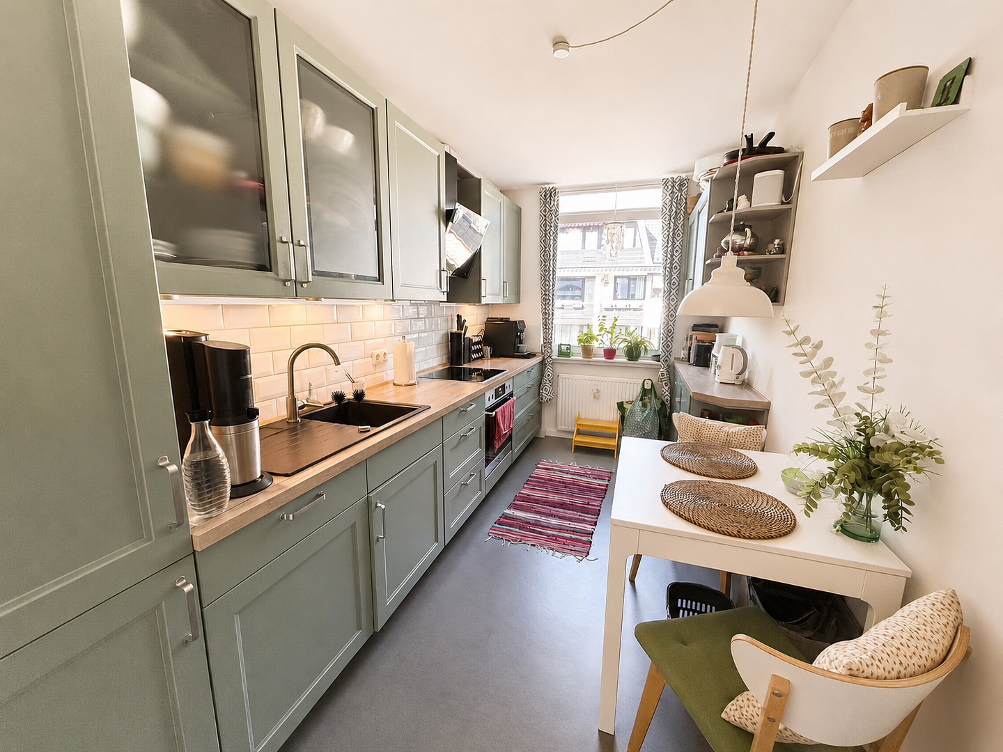 Lichtdurchflutete 3-Zimmerwohnung mit Balkon und Tiefgaragenstellplatz – 28203 Bremen(Östliche Vorstadt) – Vorschaubild 3