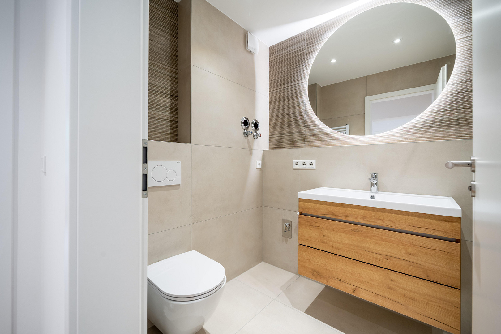 Provisionsfrei: Neue 3-Zimmer-Wohnung mit Sonnenbalkon in ruhiger Grünlage – 81927 München-Bogenhausen(Englschalking) – Vorschaubild 2